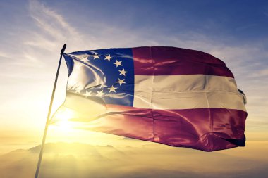 Amerika Konfedere Devletleri tekstil kumaş üst gündoğumu sis sis üzerinde sallayarak bayrak