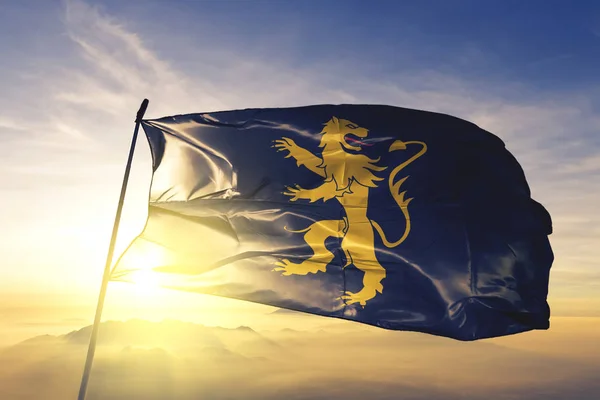Ceredigion County Wales Tecido Pano Bandeira Têxtil Acenando Nevoeiro Nascer — Fotografia de Stock