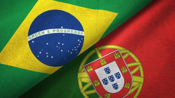Πορτογαλίας Και Βραζιλίας Σημαίες Μαζί Σχέσεις Υφασμάτων Πανί Υφή Υφάσματος — Φωτογραφία Αρχείου
