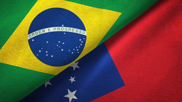 巴西和萨摩亚两面折叠起来的国旗 — 图库照片