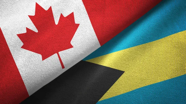 Kanada ve Bahamalar, iki bayrak bir arada. 