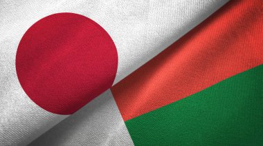 Japonya ve Madagaskar bayrakları bir arada.