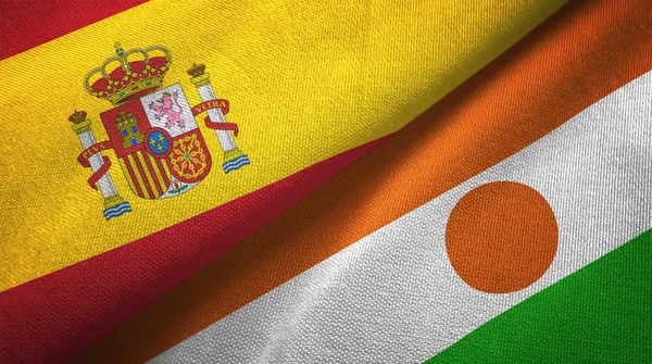 İspanya ve Nijer bayrakları bir arada