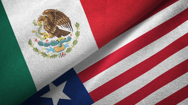 México Liberia Dos Banderas Plegadas Juntas — Foto de Stock