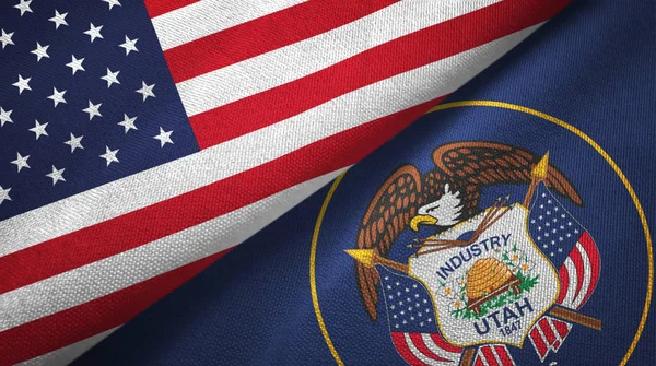 Estados Unidos e Utah afirmam duas bandeiras textura de tecido têxtil — Fotografia de Stock