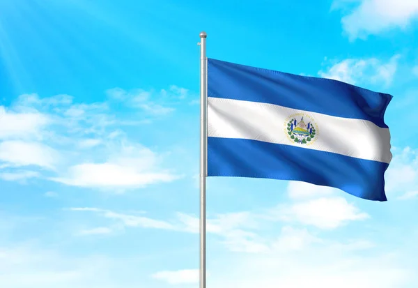 El Salvador vlag zwaaien hemel achtergrond 3d illustratie — Stockfoto