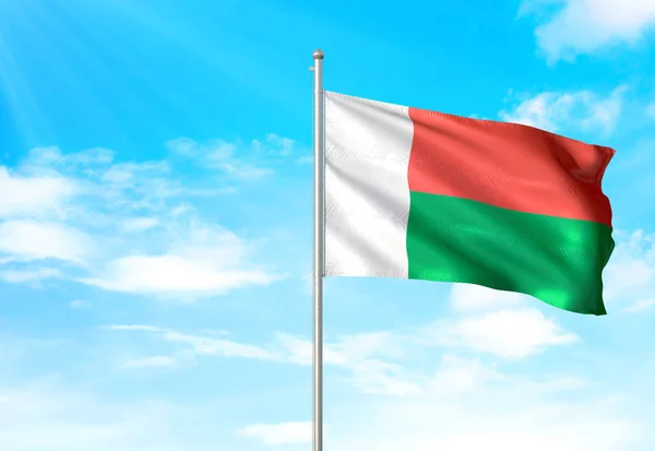 Madagaskar Flagge weht Himmel Hintergrund 3D-Illustration — Stockfoto