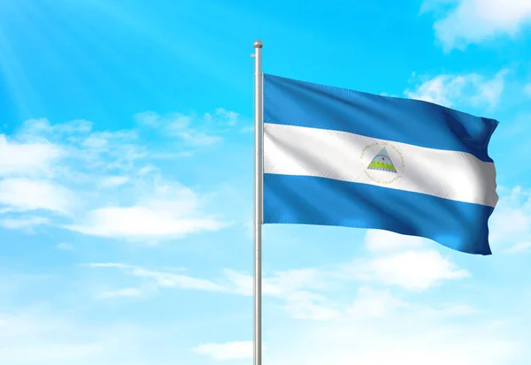 Nicarágua bandeira acenando céu fundo ilustração 3D — Fotografia de Stock
