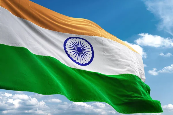 ธงอินเดียโบกพื้นหลังท้องฟ้า ภาพ 3 มิติ — ภาพถ่ายสต็อก
