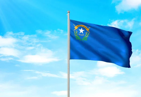 Nevada state USA vlajka vlající obloha pozadí 3d obrázek — Stock fotografie