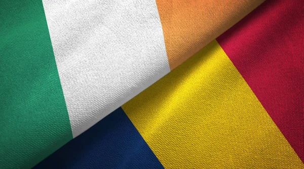 アイルランドとチャド2つの旗織物布、ファブリックテクスチャ — ストック写真