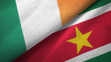İrlanda ve Surinam iki bayrak tekstil kumaş, kumaş doku