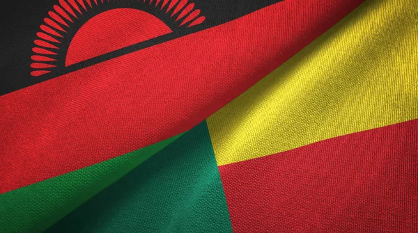 Malawi e Benin due bandiere tessuto, tessitura del tessuto — Foto Stock