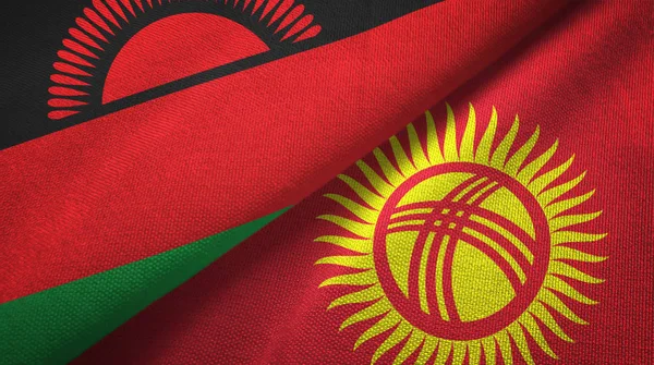 Malawi y Kirguistán dos banderas tela textil, textura de la tela — Foto de Stock