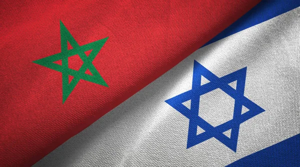 Marokko en Israël twee vlaggen textiel doek, weefsel textuur — Stockfoto
