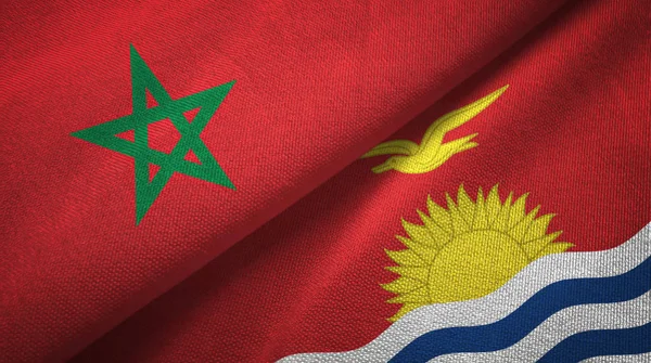 Marokko en Kiribati twee vlaggen textiel doek, weefsel textuur — Stockfoto
