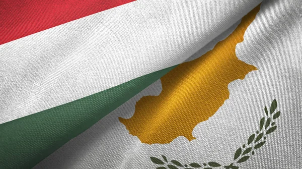 Hongarije en Cyprus twee vlaggen textiel doek, weefsel textuur — Stockfoto