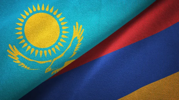 Kazajstán y Armenia dos banderas tela textil, textura de la tela — Foto de Stock
