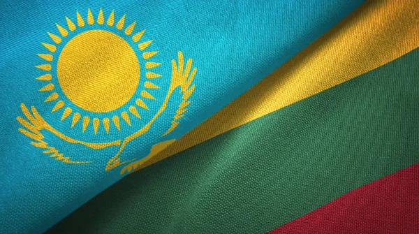 Kazajstán y Lituania dos banderas tela textil, textura de la tela — Foto de Stock