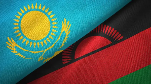 Kazajstán y Malawi dos banderas tela textil, textura de la tela — Foto de Stock