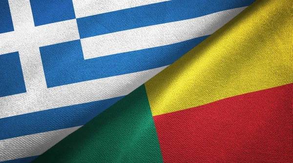 Griekenland en Benin twee vlaggen textiel doek, weefsel textuur — Stockfoto