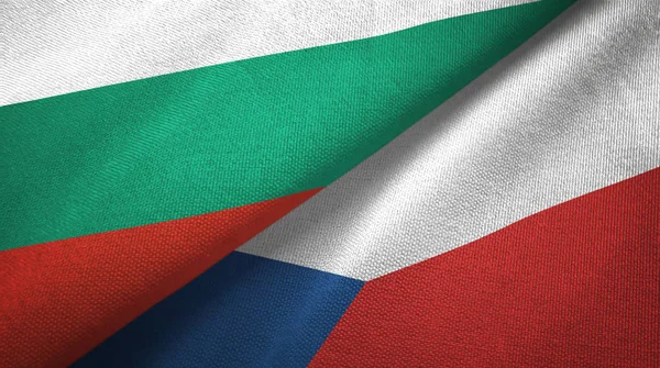 Bulgarije en Tsjechië twee vlaggen textiel doek, weefsel textuur — Stockfoto