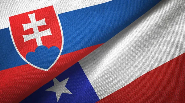 Eslovaquia y Chile dos banderas tela textil, textura de la tela —  Fotos de Stock