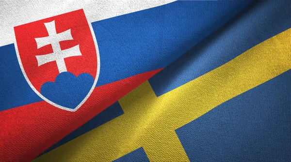 Словаччина і Швеція два прапори текстильна тканина, текстура тканини — стокове фото