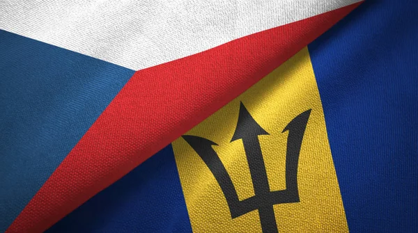 República Checa e Barbados duas bandeiras de pano têxtil, textura de tecido — Fotografia de Stock
