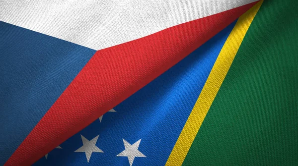 Tsjechische Republiek en Solomon eilanden twee vlaggen textiel doek, weefsel textuur — Stockfoto