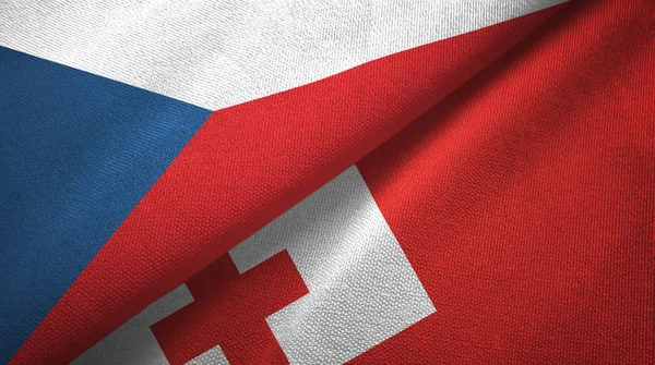 República Checa e Tonga duas bandeiras de pano têxtil, textura de tecido — Fotografia de Stock