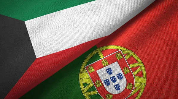 Kuwait e Portogallo due bandiere tessuto, tessitura tessuto — Foto Stock