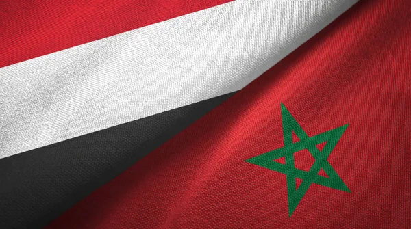 Yémen et Maroc deux drapeaux tissu textile, texture du tissu — Photo