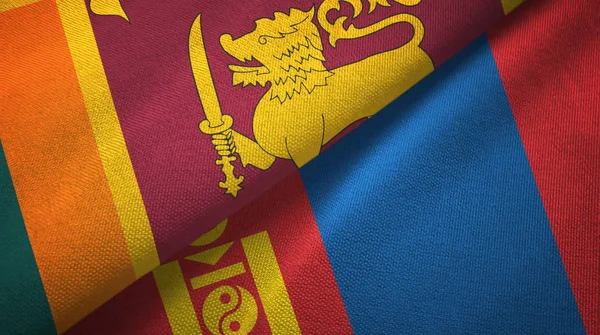 Sri Lanka och Mongoliet två flaggor textil trasa, tyg konsistens — Stockfoto