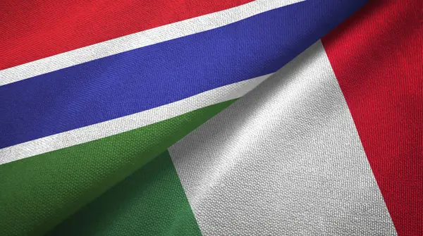 Gambia und Italien zwei Flaggen Textilstoff, Textur — Stockfoto