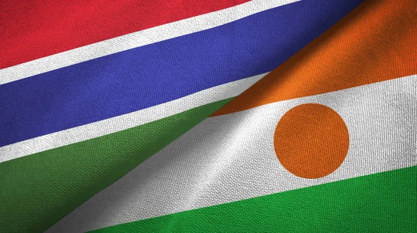 Gambia y Níger dos banderas tela textil, textura de la tela — Foto de Stock