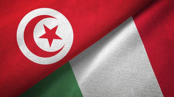 Tunisie et Italie deux drapeaux tissu textile, texture du tissu — Photo