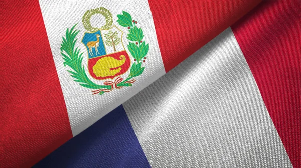Peru ve Fransa iki bayraklar tekstil kumaş, kumaş doku — Stok fotoğraf