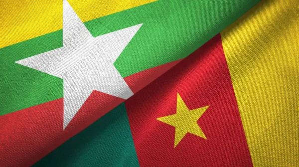 Myanmar und Kamerun zwei Flaggen Textiltuch, Textur — Stockfoto