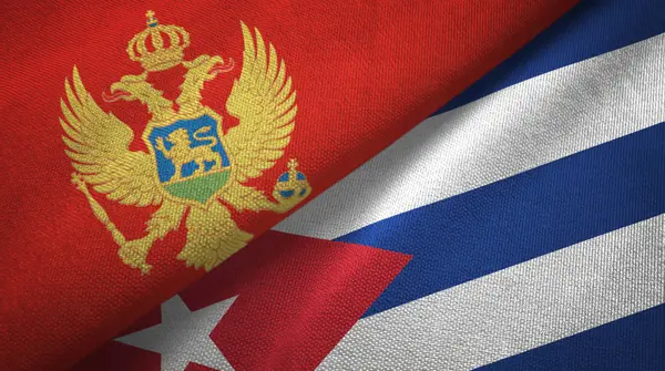 Montenegro e Cuba duas bandeiras de pano têxtil, textura de tecido — Fotografia de Stock