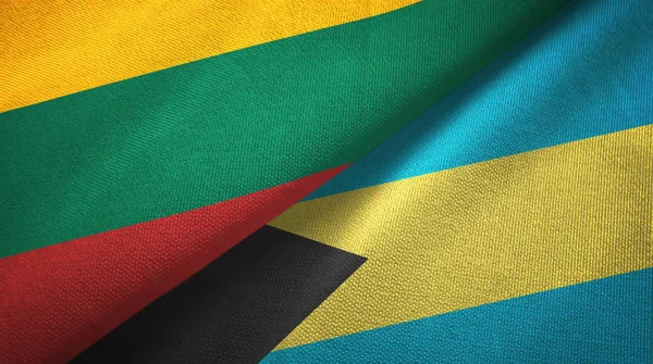 Λιθουανία και Μπαχάμες δύο σημαίες ύφασμα υφασμάτων, υφή υφάσματος — Φωτογραφία Αρχείου