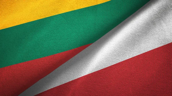 Lituanie et Pologne deux drapeaux tissu textile, texture du tissu — Photo
