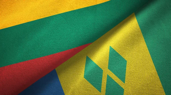 Η Λιθουανία και ο Άγιος Βικέντιος και Γρεναδίνες δύο σημαίες υφάσματος υφασμάτων — Φωτογραφία Αρχείου