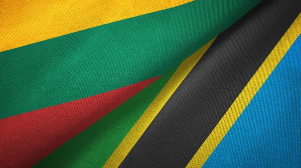 Lituania e Tanzania due bandiere tessuto, tessitura tessuto — Foto Stock