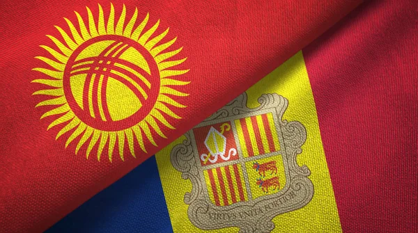Kirguistán y Andorra dos banderas tela textil, textura de la tela — Foto de Stock