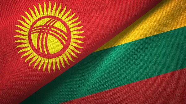 Kirguistán y Lituania dos banderas tela textil, textura de la tela — Foto de Stock