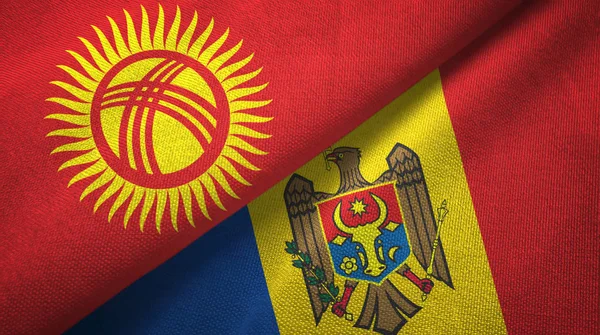 Kirguistán y Moldavia dos banderas tela textil, textura de la tela — Foto de Stock