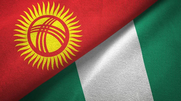 Kirguistán y Nigeria dos banderas tela textil, textura de la tela — Foto de Stock