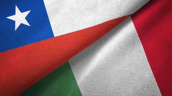 Chili en Italië twee vlaggen textiel doek, stof textuur — Stockfoto