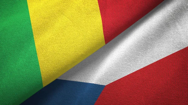 Μαλί και Τσεχική Δημοκρατία δύο σημαίες υφαντικών υφασμάτων, υφή υφάσματος — Φωτογραφία Αρχείου